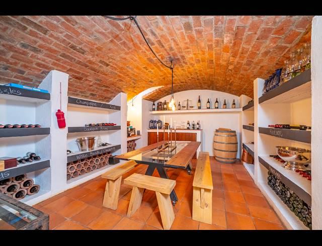 5 BEDROOM FREEHOLD FOR SALE IN NORTHCLIFF
